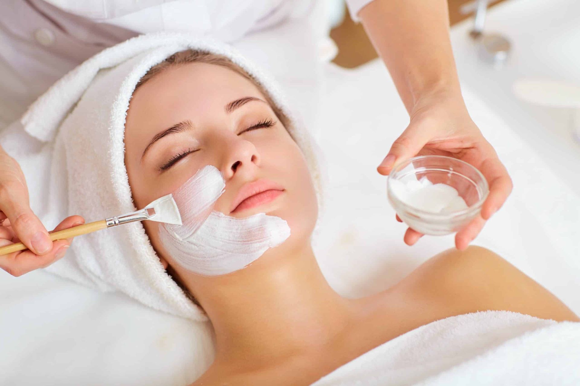 express facial Phoenix, 30 minute facial near me, affordable facial Phoenix, quick skin treatment, lunchtime facial spa, best express facial, Looking for a fast, affordable facial in Phoenix? NeraStyles offers a 30-minute Express Facial that deeply cleanses and hydrates your skin—perfect for busy schedules. Book now!